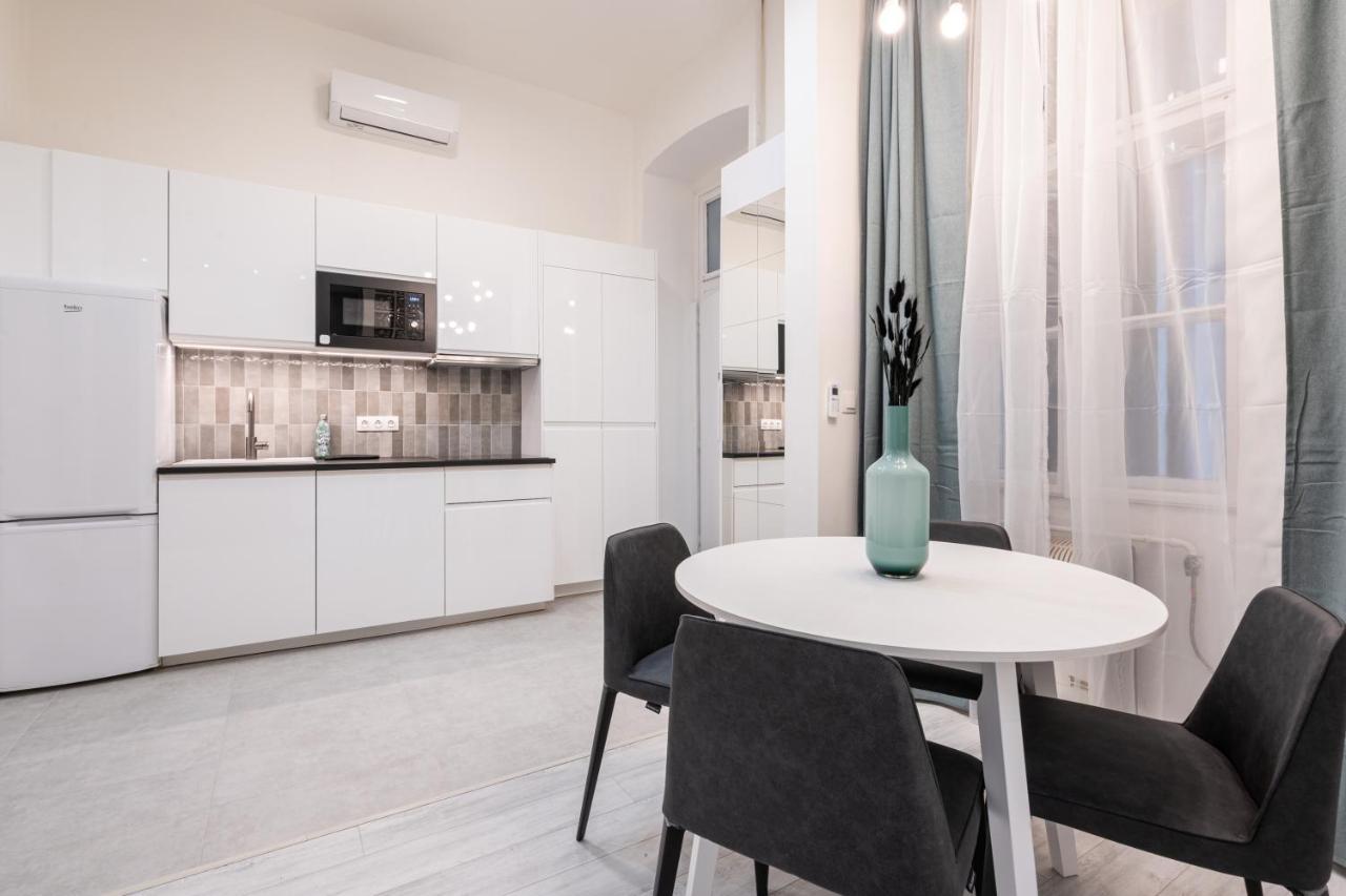 Kl31 - Urban Escape - Prime Location - Klauzal Square By Bqa Apartment บูดาเปสต์ ภายนอก รูปภาพ